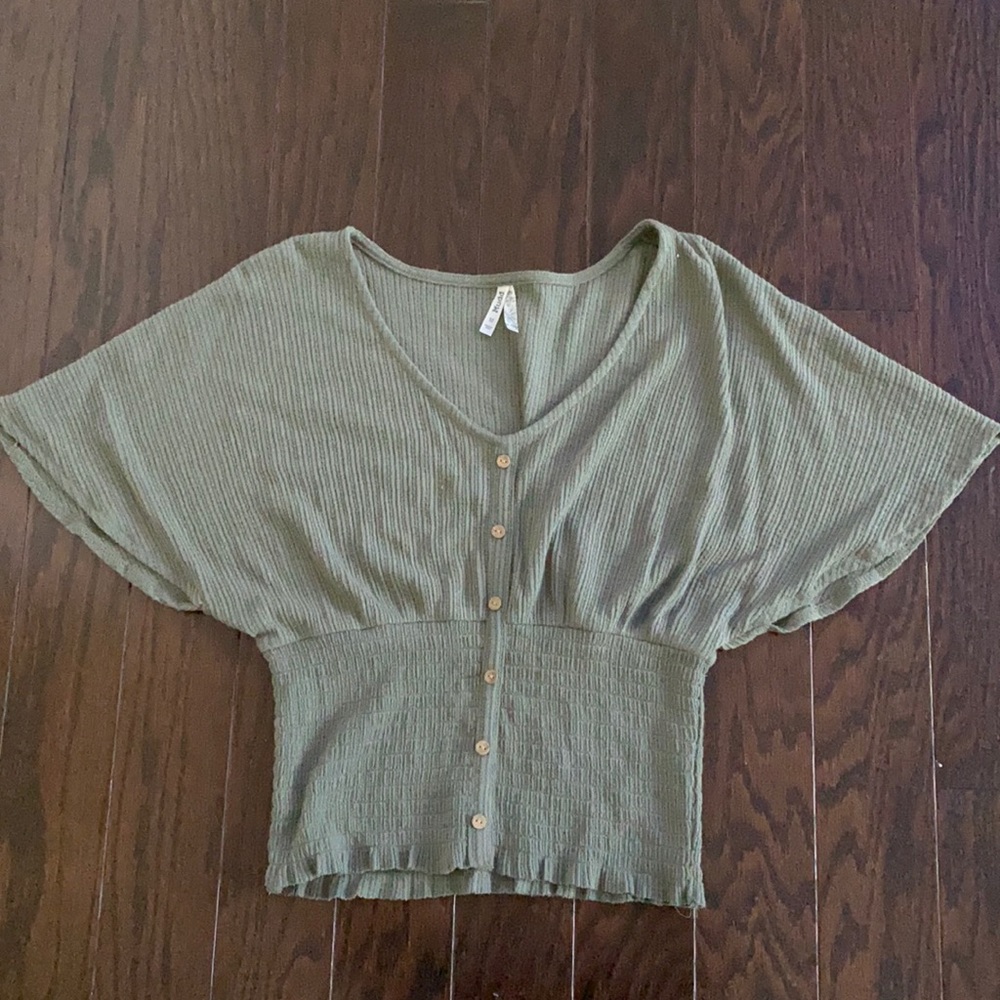 MUDD Juniors M green flare sleeve top